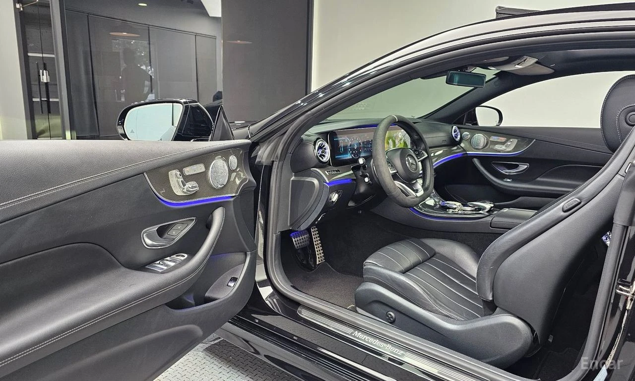 Mercedes-Benz E 400 4MATIC* BLACK EDITION* CARBON* 360* КРАЙНА ЦЕНА, снимка 8 - Автомобили и джипове - 55395680