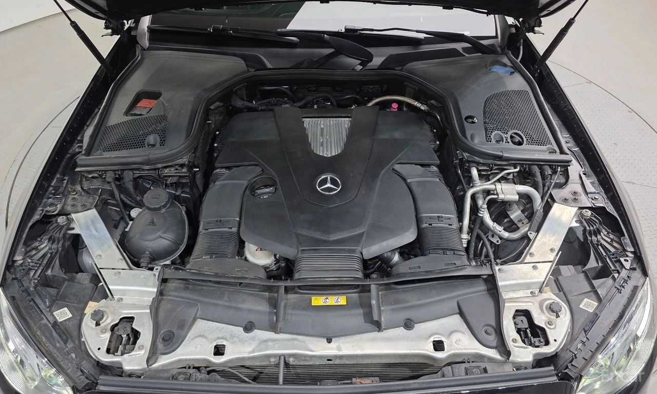 Mercedes-Benz E 400 4MATIC* BLACK EDITION* CARBON* 360* КРАЙНА ЦЕНА, снимка 6 - Автомобили и джипове - 55395680