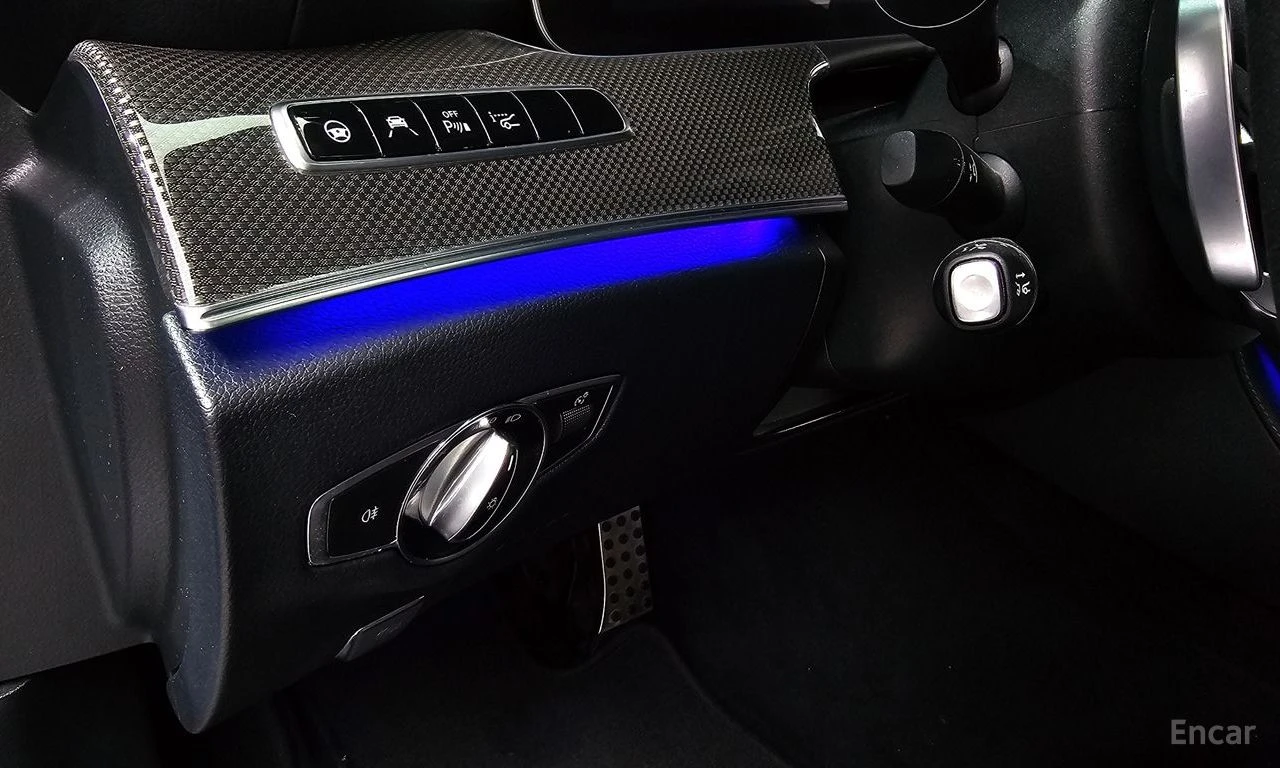 Mercedes-Benz E 400 4MATIC* BLACK EDITION* CARBON* 360* КРАЙНА ЦЕНА, снимка 11 - Автомобили и джипове - 55395680