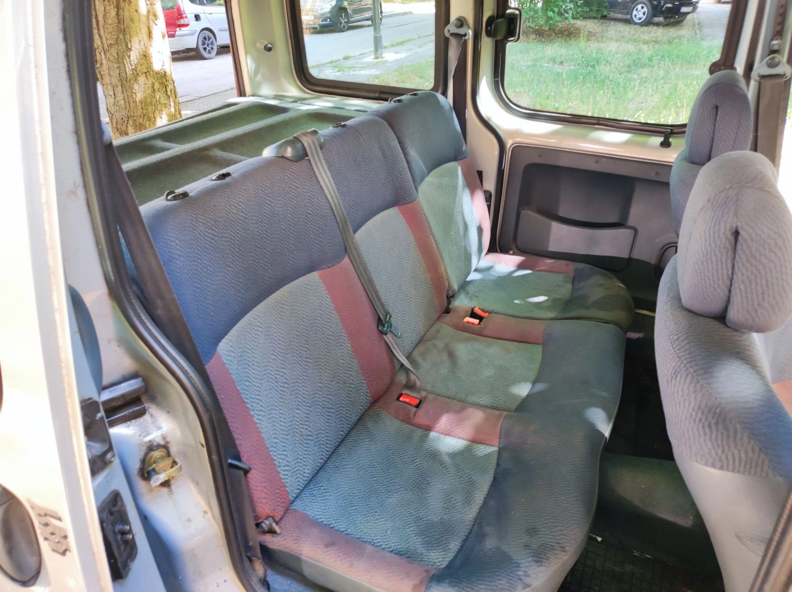 Renault Kangoo 1, 9 dTi, снимка 11 - Автомобили и джипове - 55501559