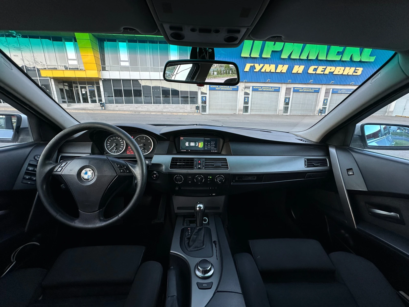 BMW 525 D РЕКАРО/ПАРКТРОНИК, снимка 9 - Автомобили и джипове - 55892638