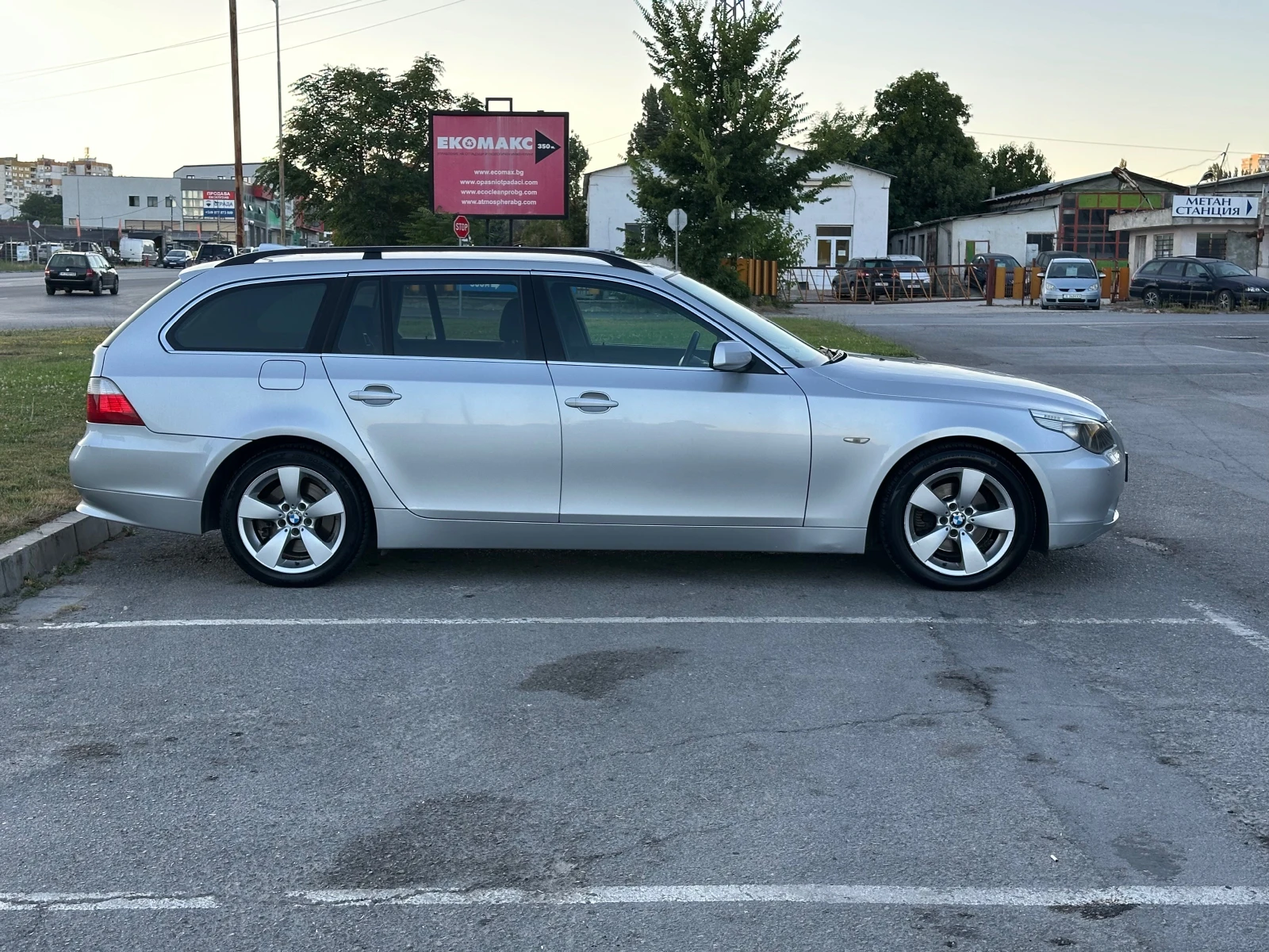 BMW 525 D РЕКАРО/ПАРКТРОНИК, снимка 4 - Автомобили и джипове - 55892638