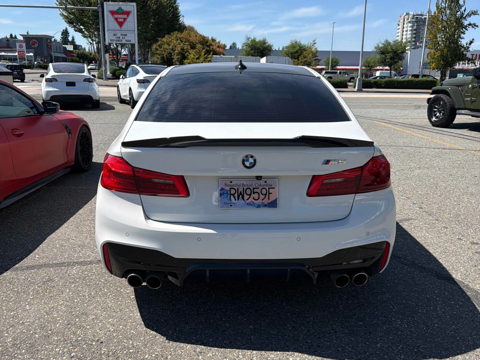 BMW M5 * Sedan * АВТОКРЕДИТ БЕЗ ПЪРВОНАЧАЛНА ВНОСКА* , снимка 4 - Автомобили и джипове - 55958646