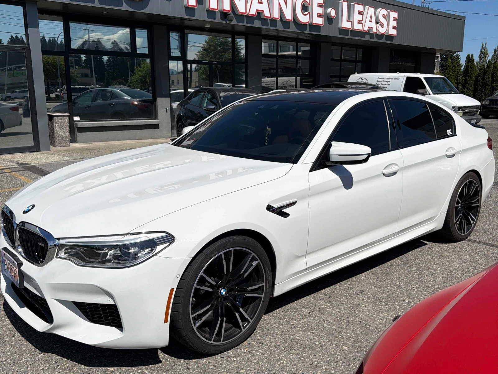 BMW M5 * Sedan * АВТОКРЕДИТ БЕЗ ПЪРВОНАЧАЛНА ВНОСКА* , снимка 2 - Автомобили и джипове - 55958646