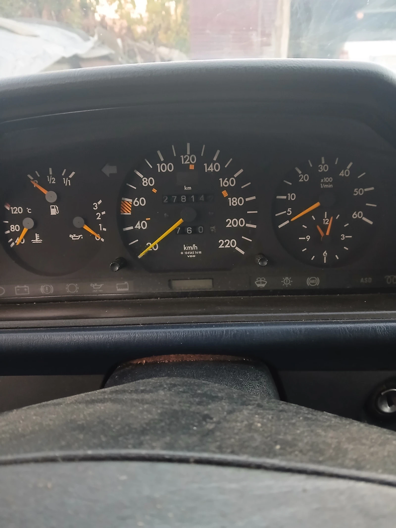 Mercedes-Benz 124 300 d, снимка 10 - Автомобили и джипове - 56628723