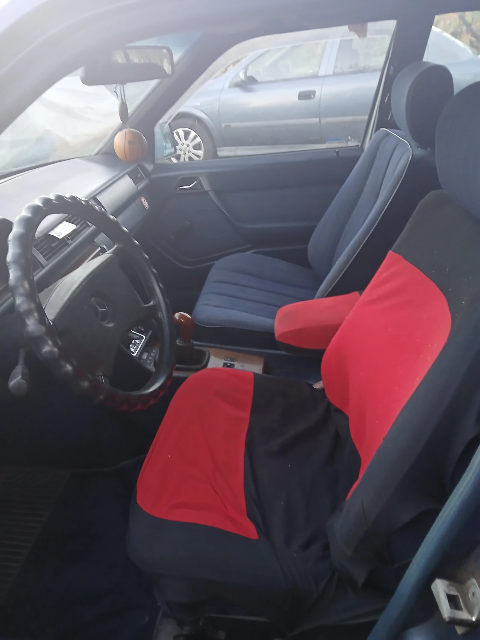 Mercedes-Benz 124 300 d, снимка 11 - Автомобили и джипове - 56628723