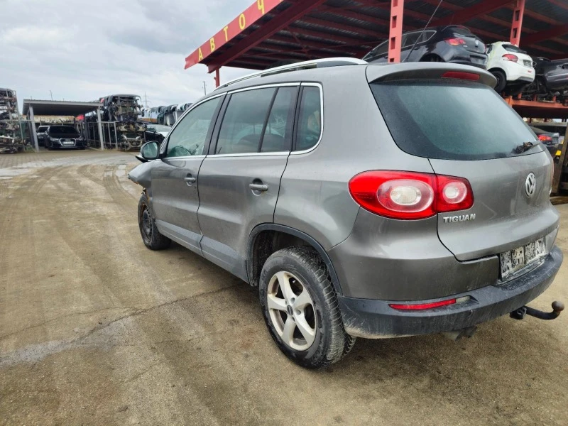 VW Tiguan 2.0, снимка 2 - Автомобили и джипове - 40104577