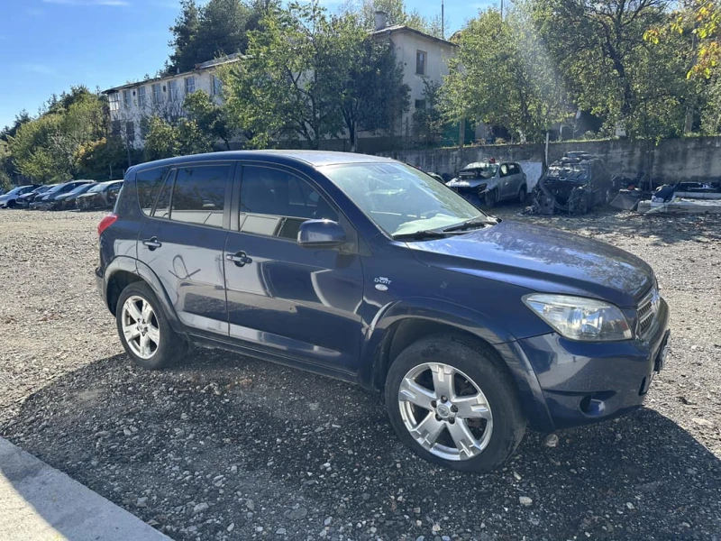 Toyota Rav4 НА ЧАСТИ! 2.2 dcat 177кс, снимка 2 - Автомобили и джипове - 47875752