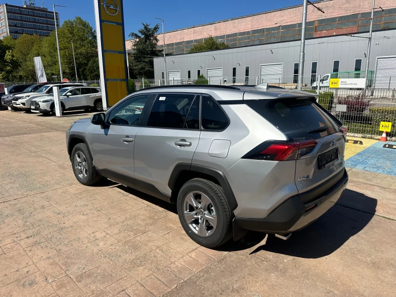 Toyota Rav4 Executive AWD, снимка 4 - Автомобили и джипове - 51808109