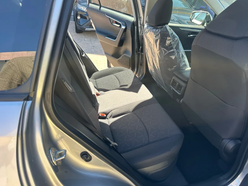 Toyota Rav4 Executive AWD, снимка 9 - Автомобили и джипове - 51808109