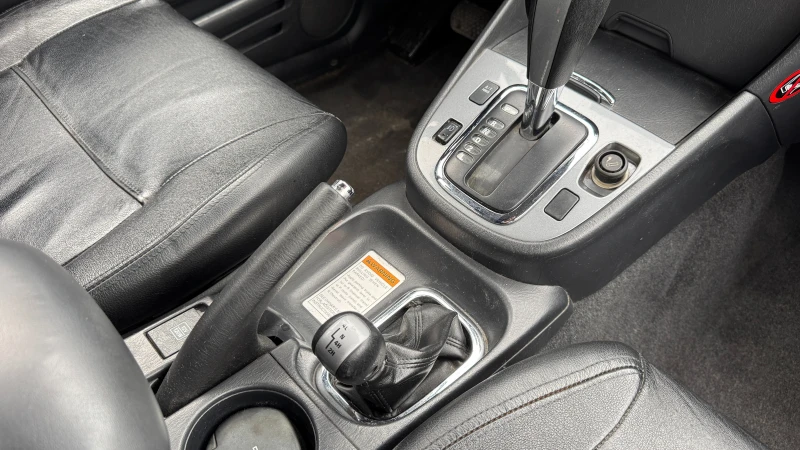 Suzuki Grand vitara 2.0i, Автоматик, Фейслифт, 5-врати, снимка 13 - Автомобили и джипове - 52588277