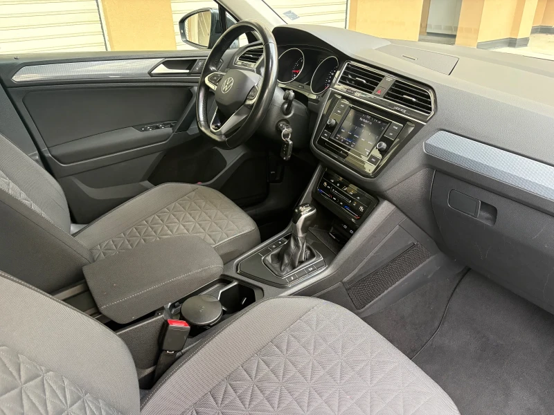 VW Tiguan Facelift, Distronic, Front Assist, История-88КМ, снимка 11 - Автомобили и джипове - 52481958