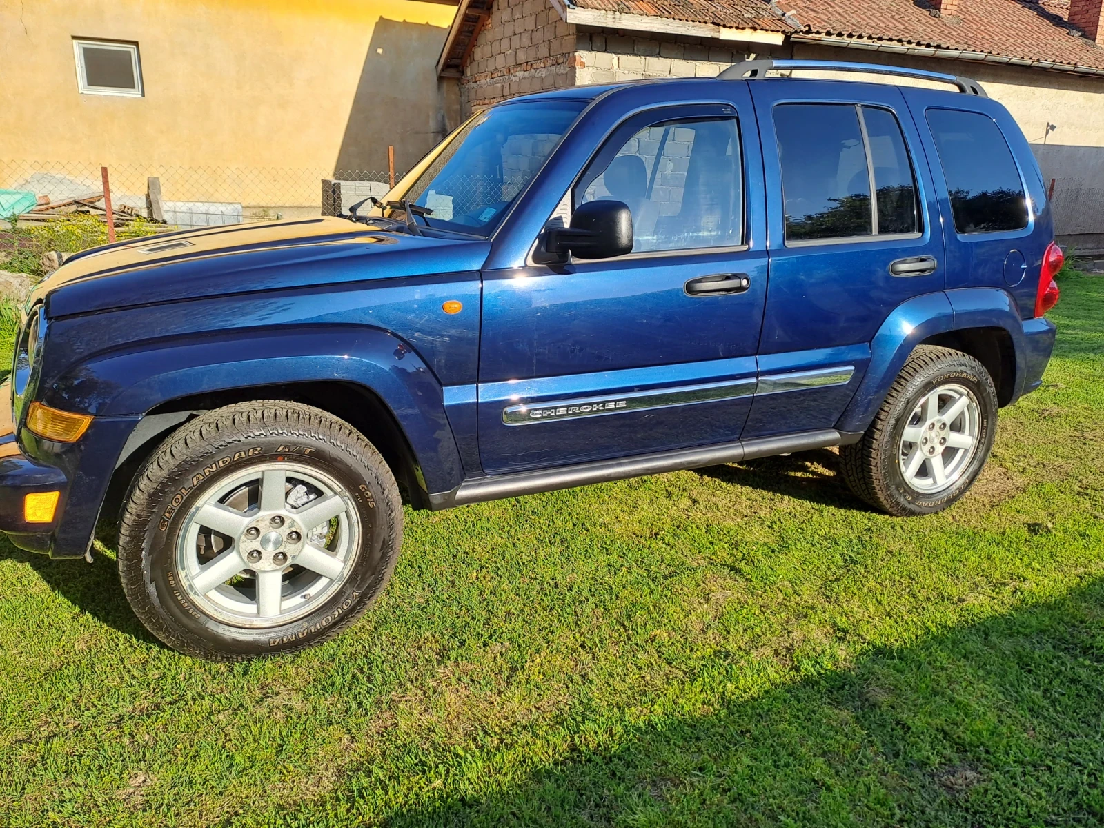 Jeep Cherokee 2, 8 CRD  - изображение 4