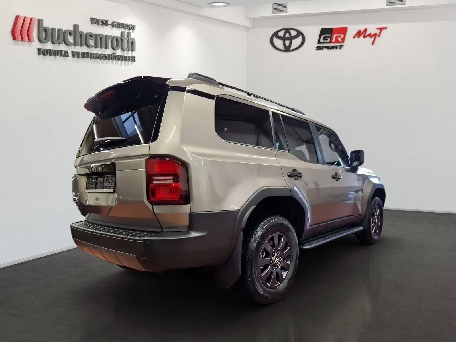Toyota Land cruiser 2, 8 D-4D AWD Executive/1500км / ГАРАНЦИОННА  - изображение 5