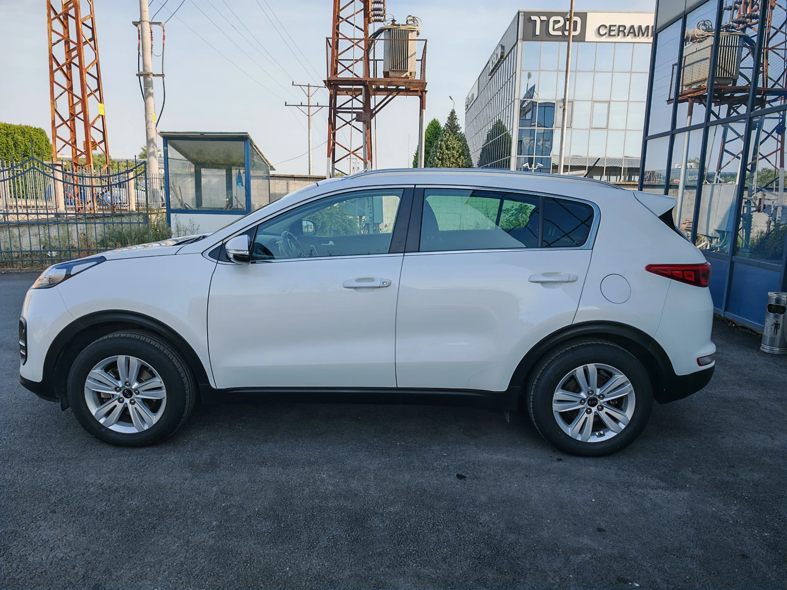 Kia Sportage 1.6 BENZIN 132 KN - изображение 3