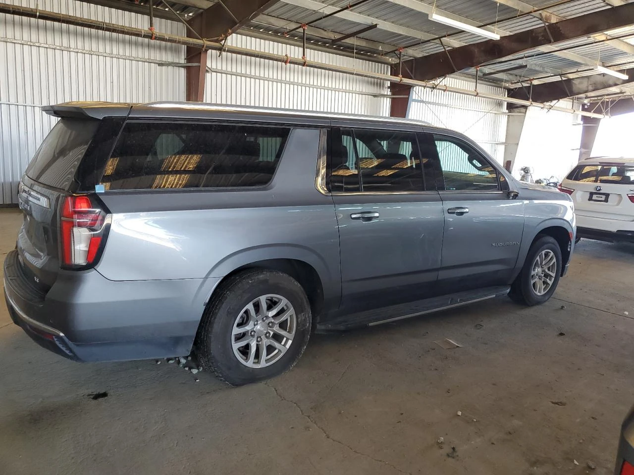 Chevrolet Suburban  K1500 LT - изображение 3