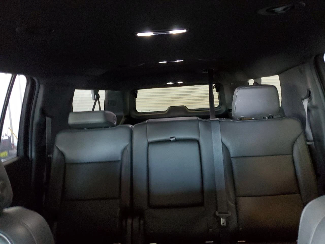 Chevrolet Suburban  K1500 LT - изображение 10