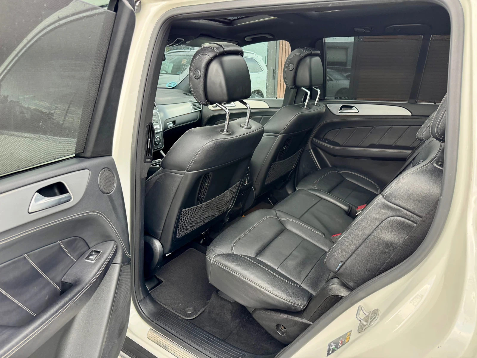 Mercedes-Benz GL 350 AMG* 4Matic* Kamera 360* 7 местен* Лизинг, снимка 9 - Автомобили и джипове - 54548711