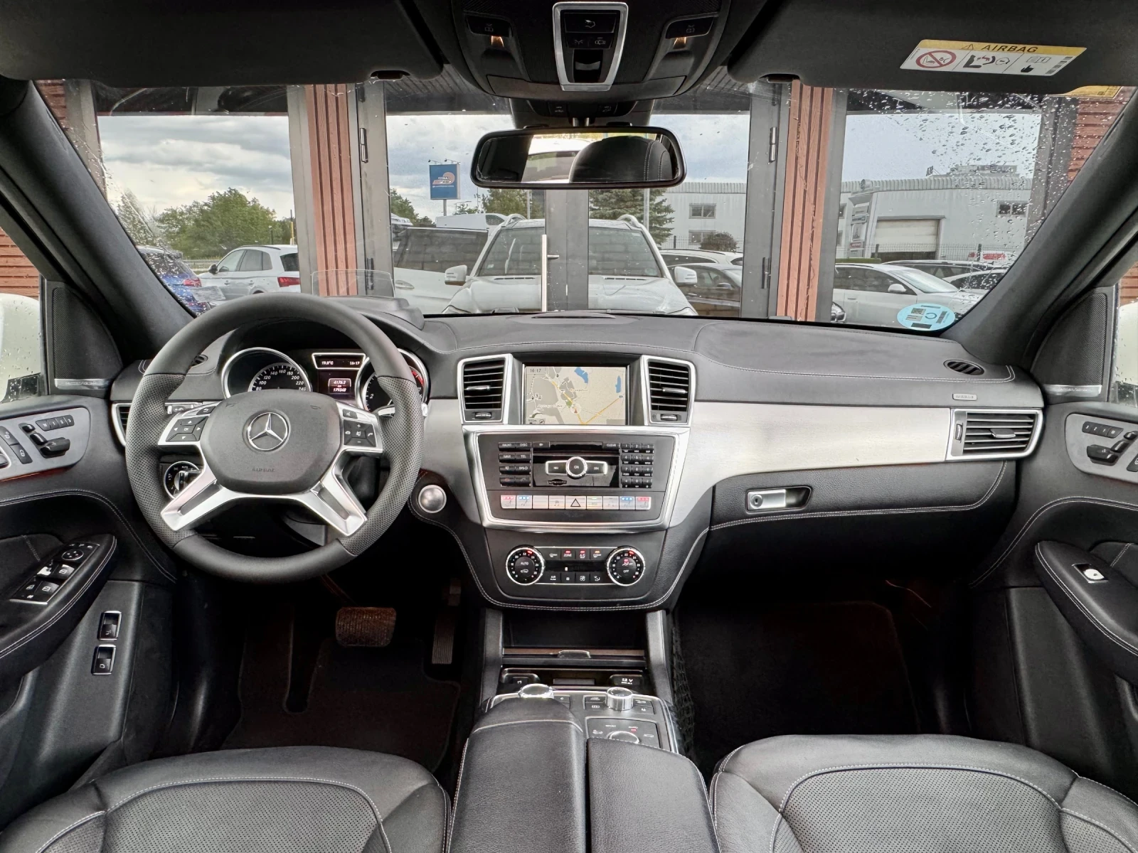 Mercedes-Benz GL 350 AMG* 4Matic* Kamera 360* 7 местен* Лизинг, снимка 11 - Автомобили и джипове - 54548711