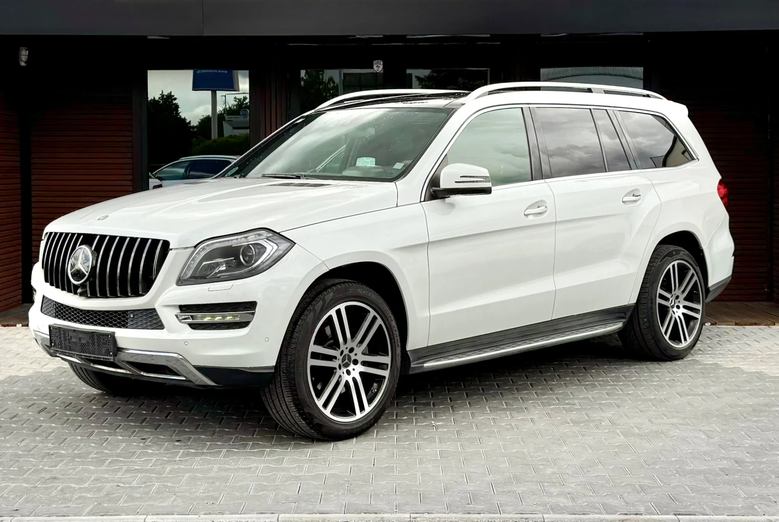 Mercedes-Benz GL 350 AMG* 4Matic* Kamera 360* 7 местен* Лизинг