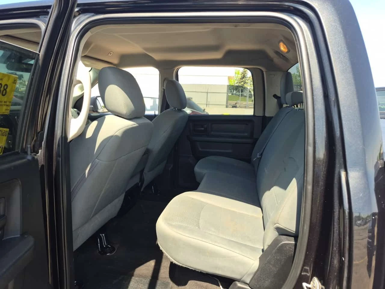 Dodge RAM 1500 EXPRESS CREW CAB SHORT BED| CARFAX| АВТОКРЕДИТ, снимка 12 - Автомобили и джипове - 54641993