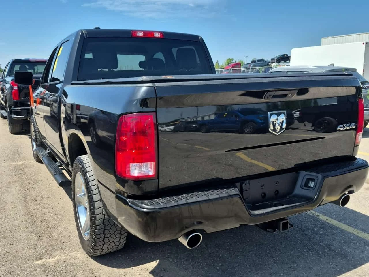 Dodge RAM 1500 EXPRESS CREW CAB SHORT BED| CARFAX| АВТОКРЕДИТ, снимка 5 - Автомобили и джипове - 54641993