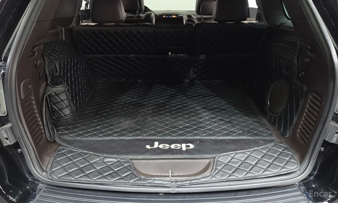 Jeep Grand cherokee 3.6 4x4 OVERLAND / ОБДУХ / DISTRONIC / PANO , снимка 17 - Автомобили и джипове - 56144638