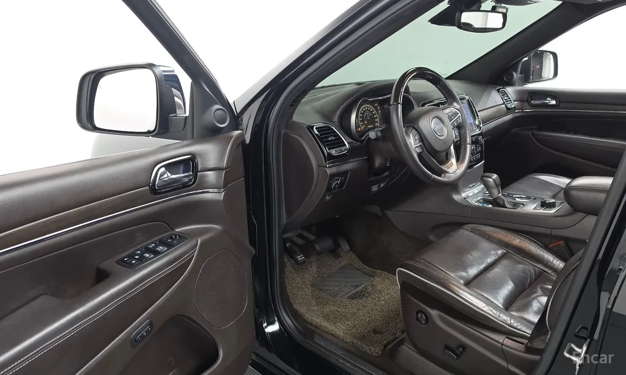 Jeep Grand cherokee 3.6 4x4 OVERLAND / ОБДУХ / DISTRONIC / PANO , снимка 6 - Автомобили и джипове - 56144638
