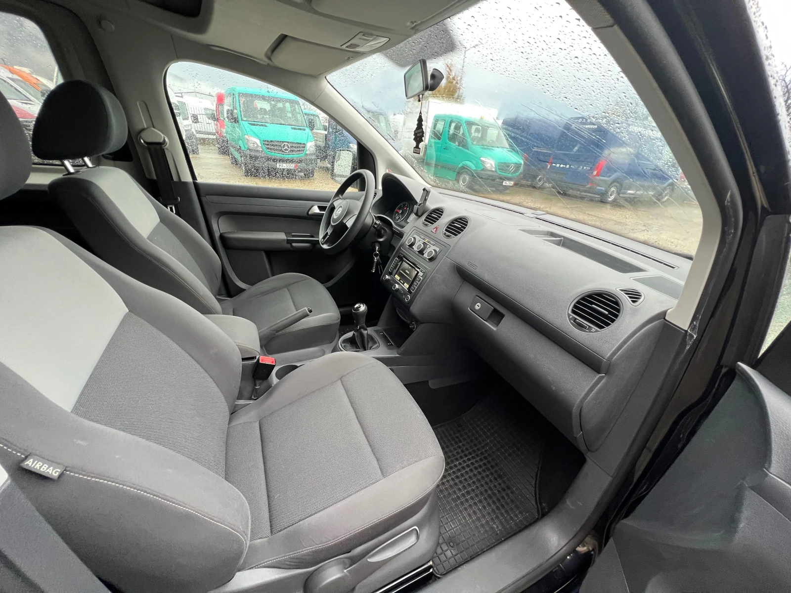 VW Caddy  1.6TDI , пътническо , ТОП , КАТО НОВА - изображение 9