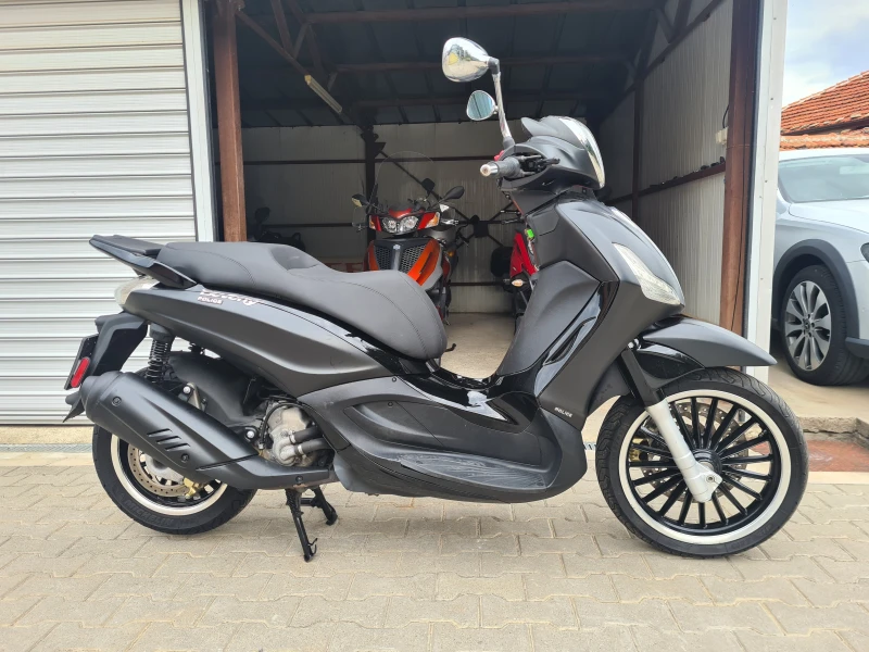 Piaggio Beverly 300i Police ABS/ASR, снимка 2 - Мотоциклети и мототехника - 51683913