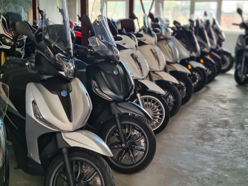 Piaggio Beverly 300i Police ABS/ASR, снимка 5 - Мотоциклети и мототехника - 51683913