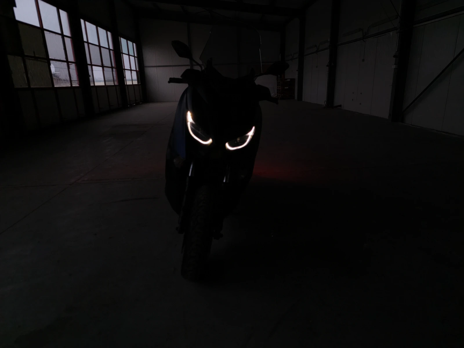 Yamaha X-max 400 ABS, TCS Akrapovic , снимка 8 - Мотоциклети и мототехника - 53905141