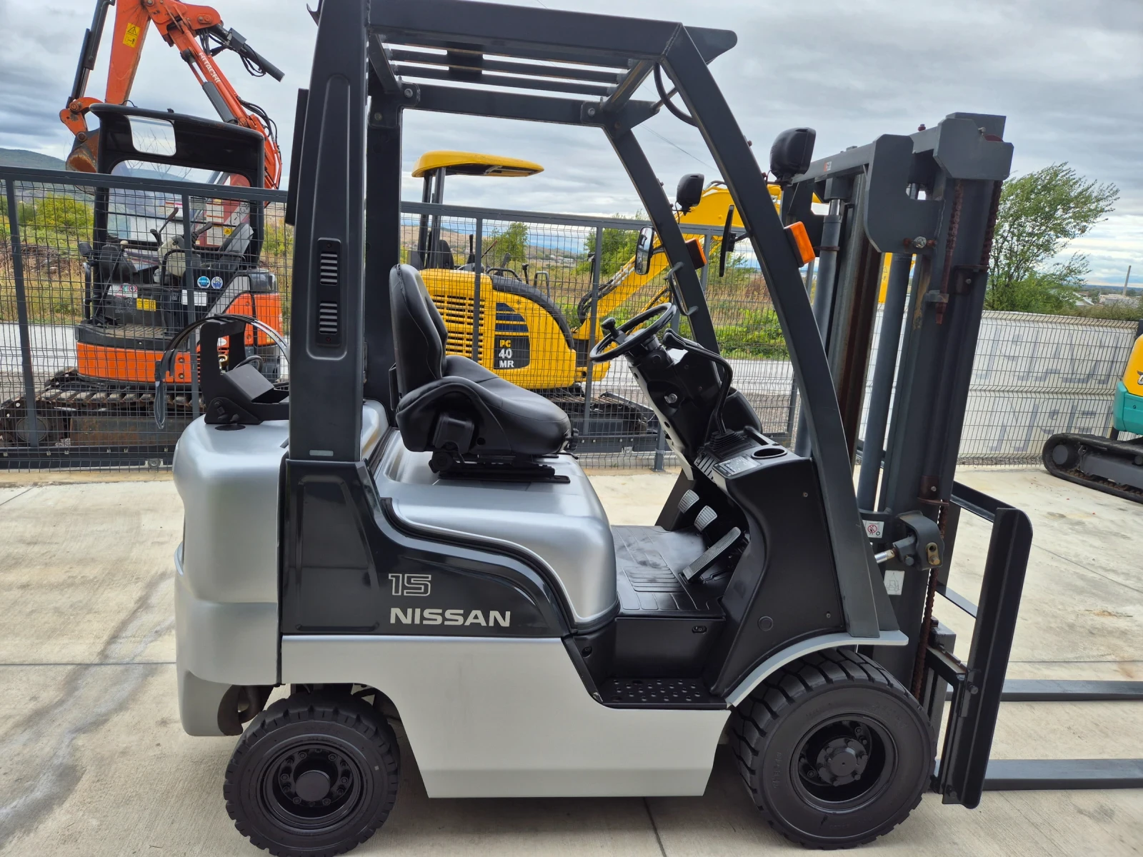  Nissan  / +  / ! | Mobile.bg   6