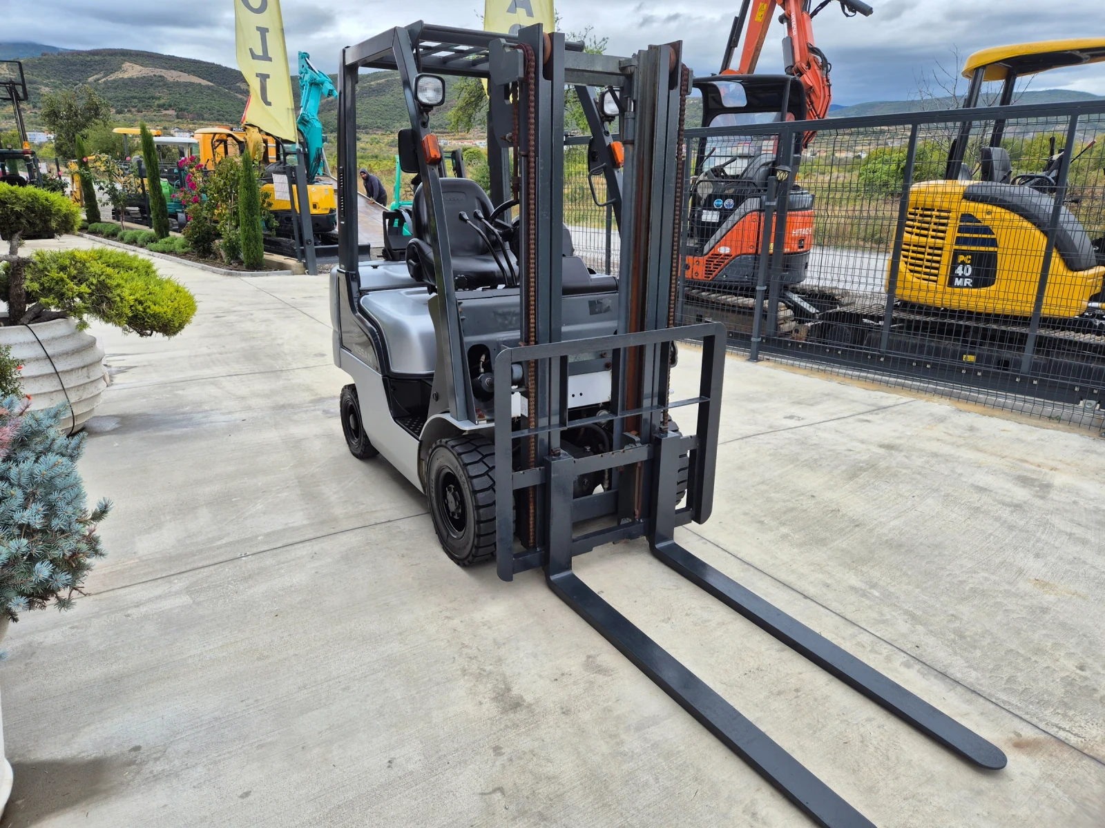  Nissan  / +  / ! | Mobile.bg   7