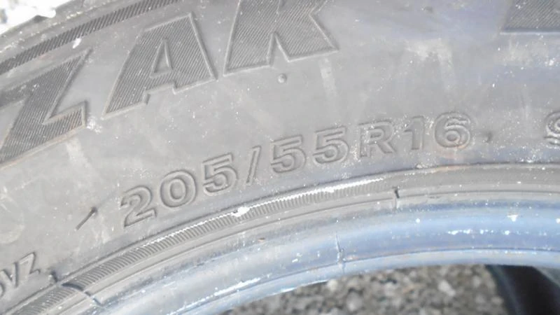 Гуми Зимни 205/55R16, снимка 4 - Гуми и джанти - 22922093