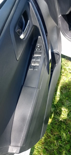 Toyota Auris, снимка 11