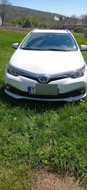 Toyota Auris, снимка 1