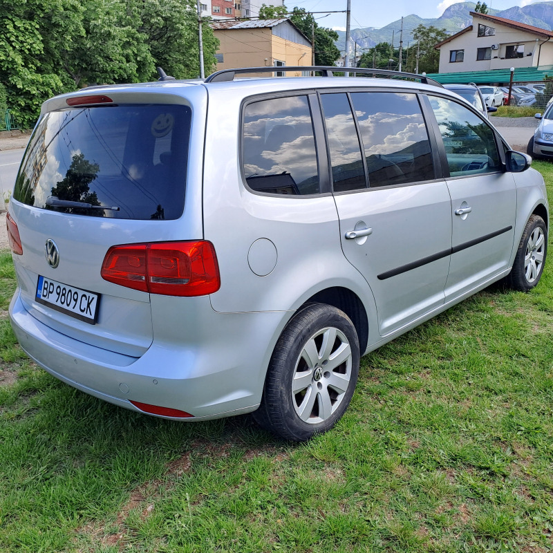 VW Touran 1.6 dsg navi, снимка 4 - Автомобили и джипове - 46412241