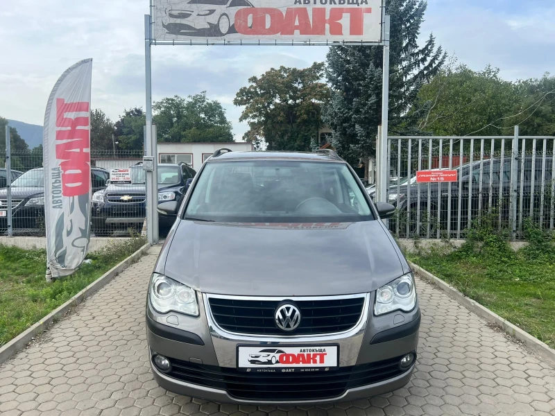 VW Touran 1.9TDi/105kc/Перфектен, снимка 2 - Автомобили и джипове - 47448063