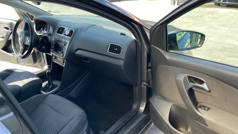 VW Polo, снимка 8 - Автомобили и джипове - 52191923