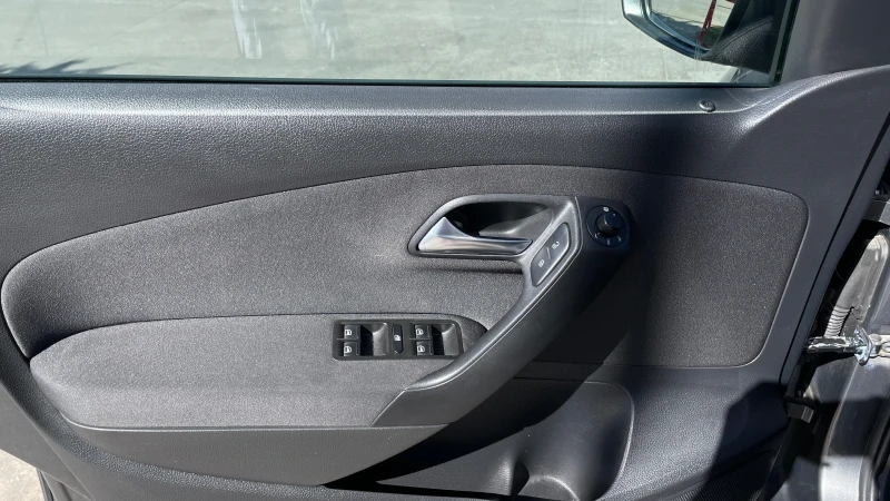 VW Polo, снимка 14 - Автомобили и джипове - 52191923