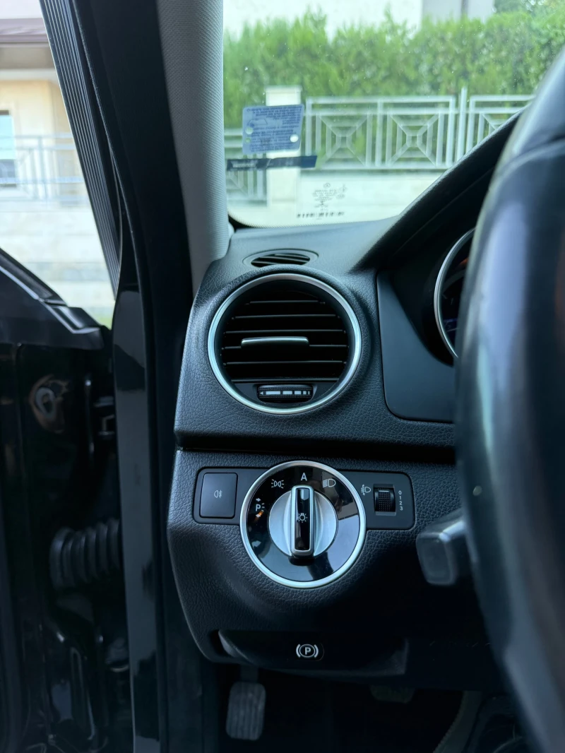 Mercedes-Benz C 220 Facelift , снимка 12 - Автомобили и джипове - 52828764