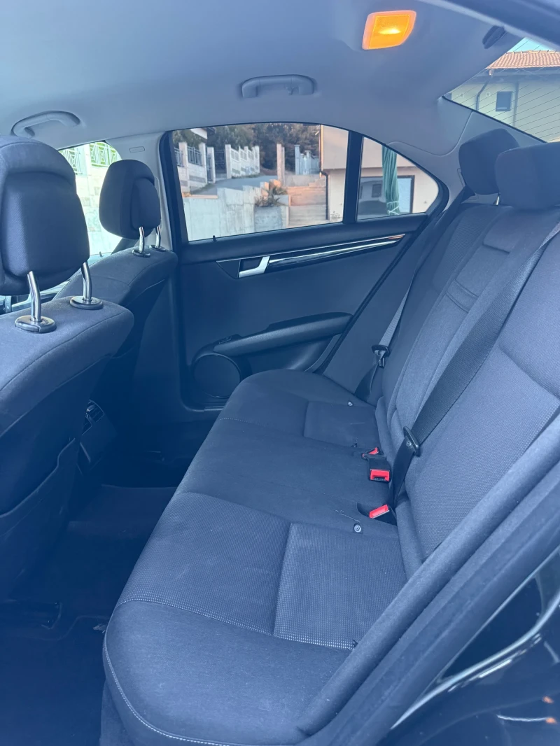 Mercedes-Benz C 220 Facelift , снимка 11 - Автомобили и джипове - 52828764