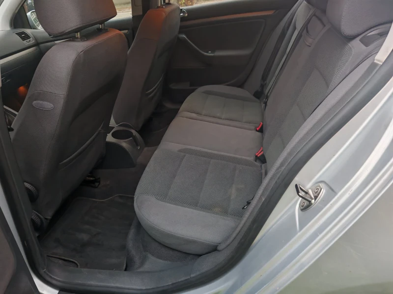 VW Golf 1.6 FSI , снимка 10 - Автомобили и джипове - 52746383