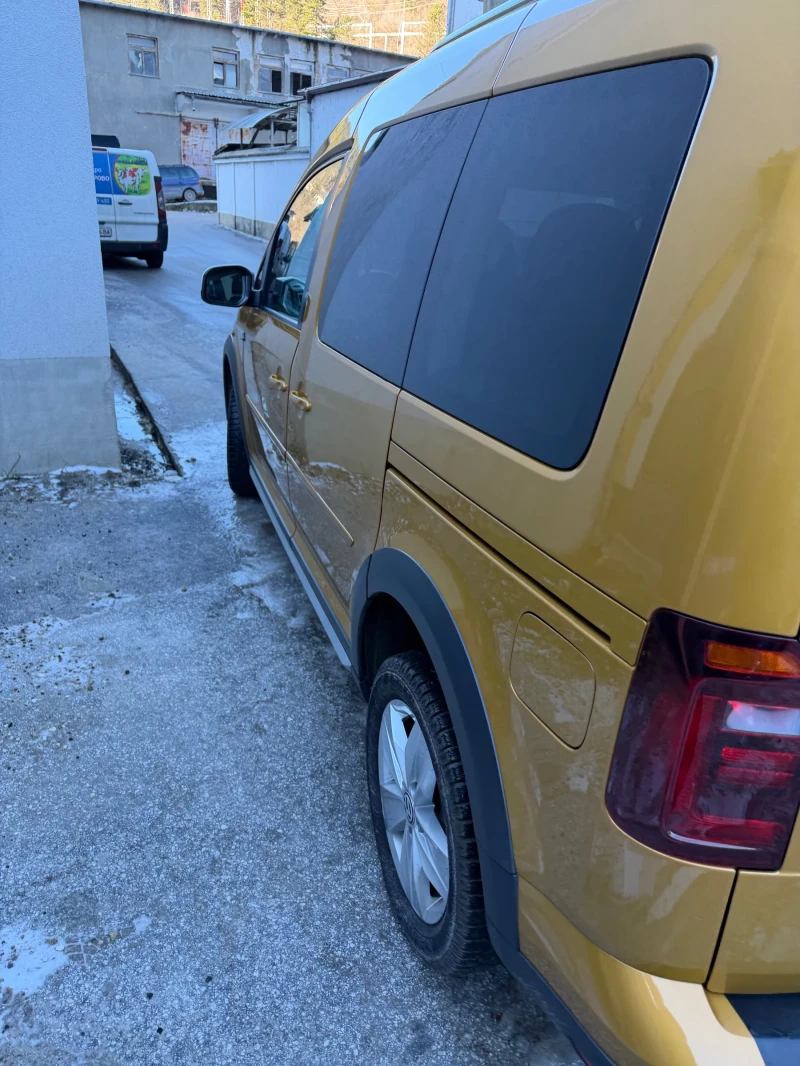 VW Caddy Alltrack 4x4 2.0tdi, снимка 10 - Автомобили и джипове - 53296436