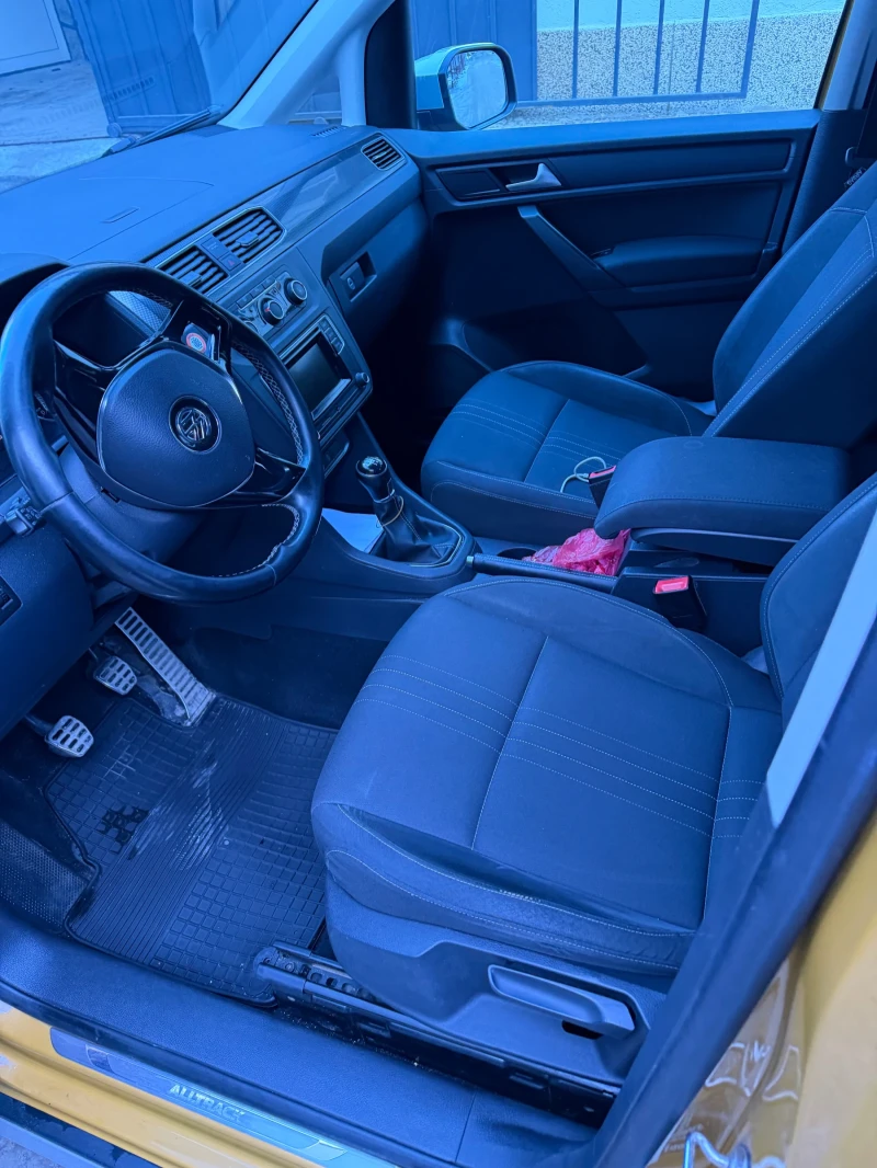 VW Caddy Alltrack 4x4 2.0tdi, снимка 13 - Автомобили и джипове - 53296436