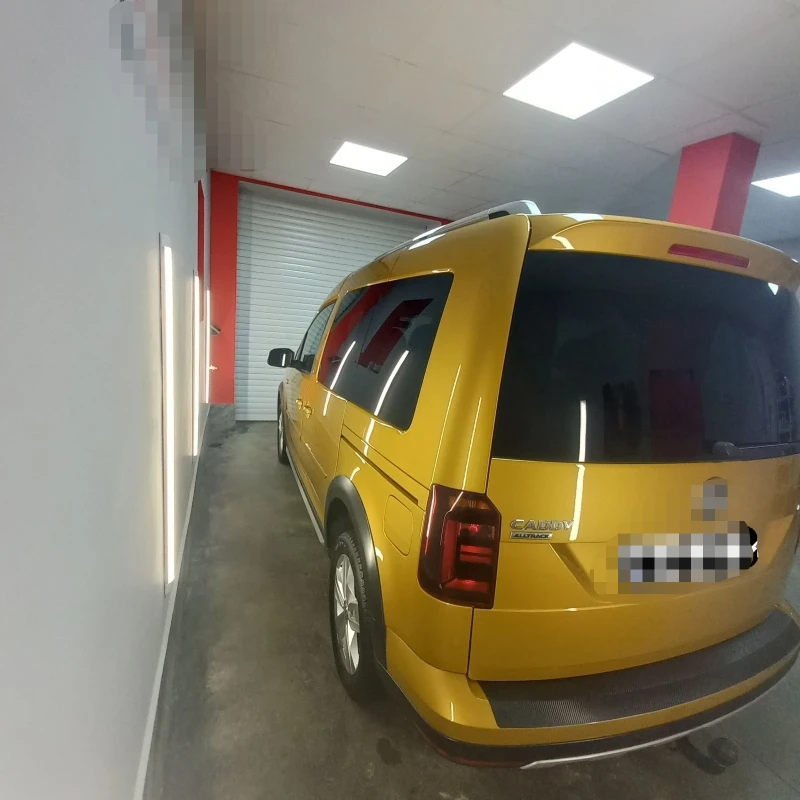 VW Caddy Alltrack 4x4 2.0tdi, снимка 2 - Автомобили и джипове - 52892658