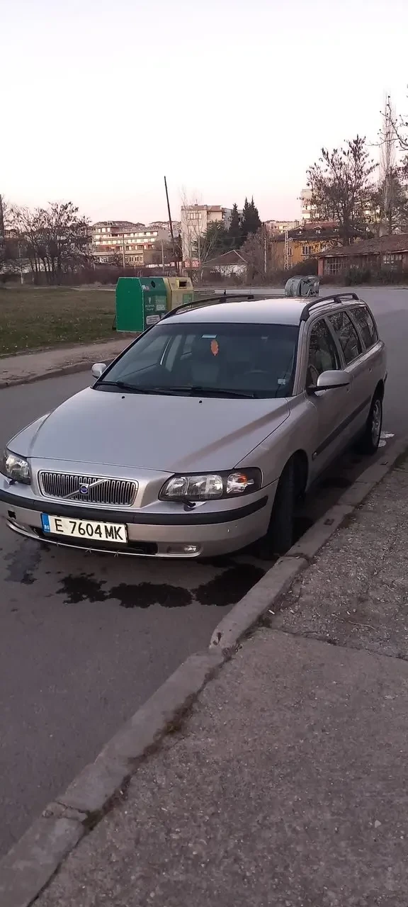 Volvo V70 Фабричен метан , снимка 1 - Автомобили и джипове - 48858017