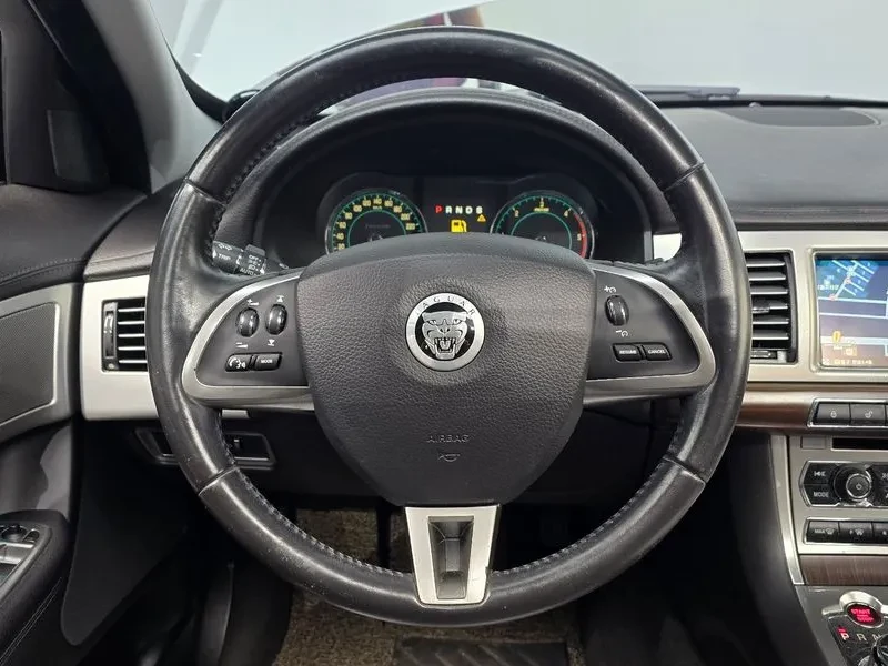 Jaguar Xf 2.2D Luxury X250, снимка 13 - Автомобили и джипове - 55749304