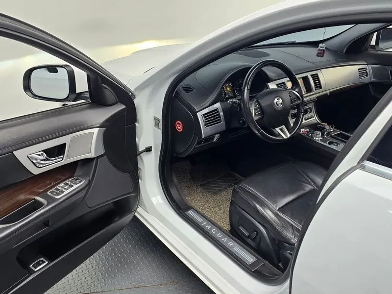 Jaguar Xf 2.2D Luxury X250, снимка 11 - Автомобили и джипове - 55749304